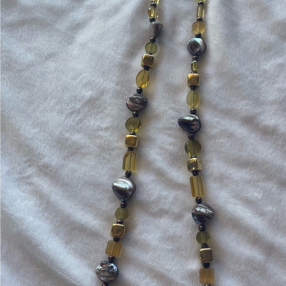 Beaded necklace with mother of Pearl - Picture 3 of 5